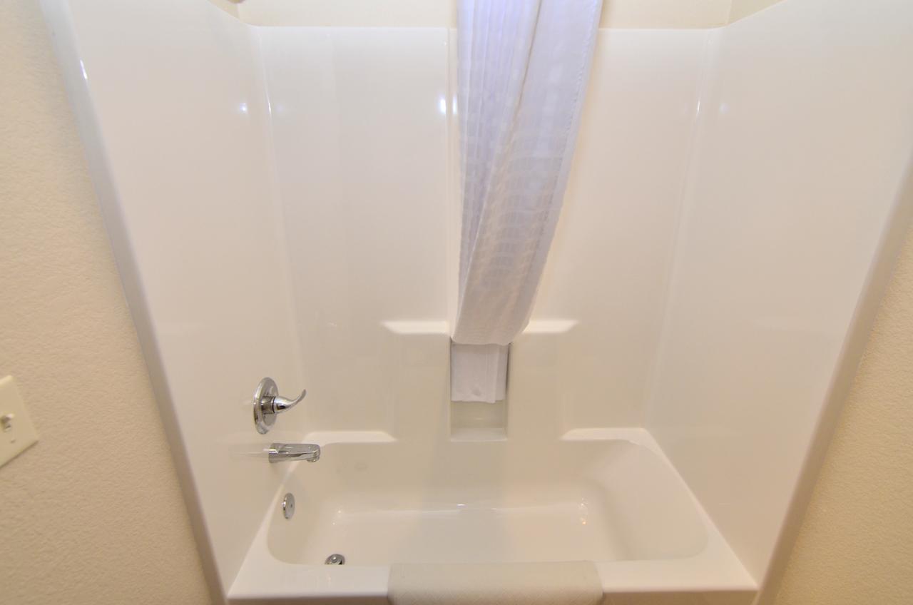 Cobblestone Inn & Suites - Manning Luaran gambar